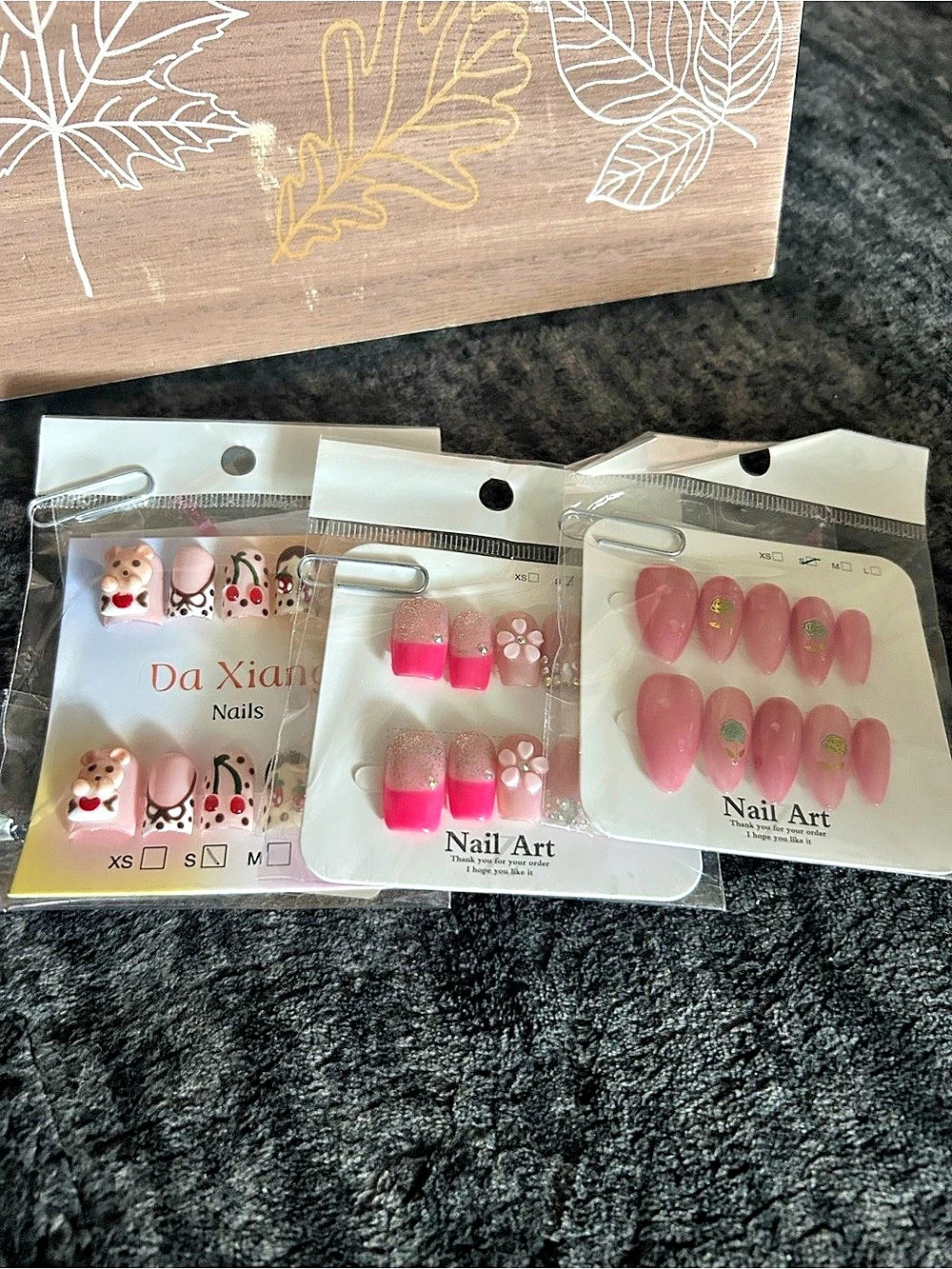 Da Xiang and Nail Art Nails Press-On Nail Sets in Pink & Red
